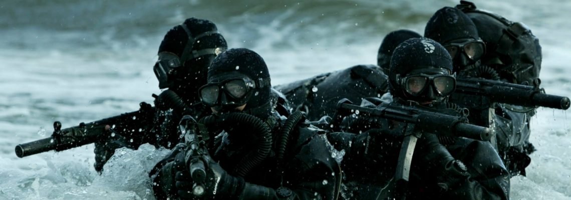 Navy seals en el agua